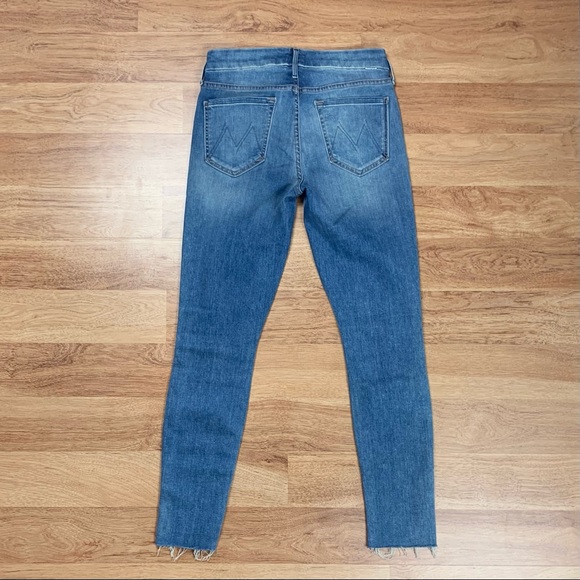 MOTHER The Looker Ankle Fray Jeans in Bird of Paradise Wash - Picture 6 of 13